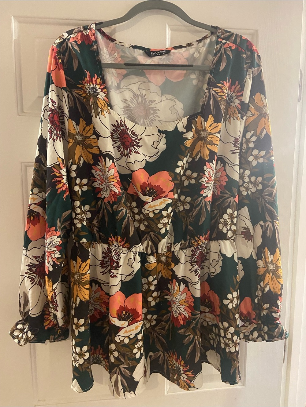 BloomChic 26 3X 4X Lightweight Floral Peplum Tunic - Green Multi